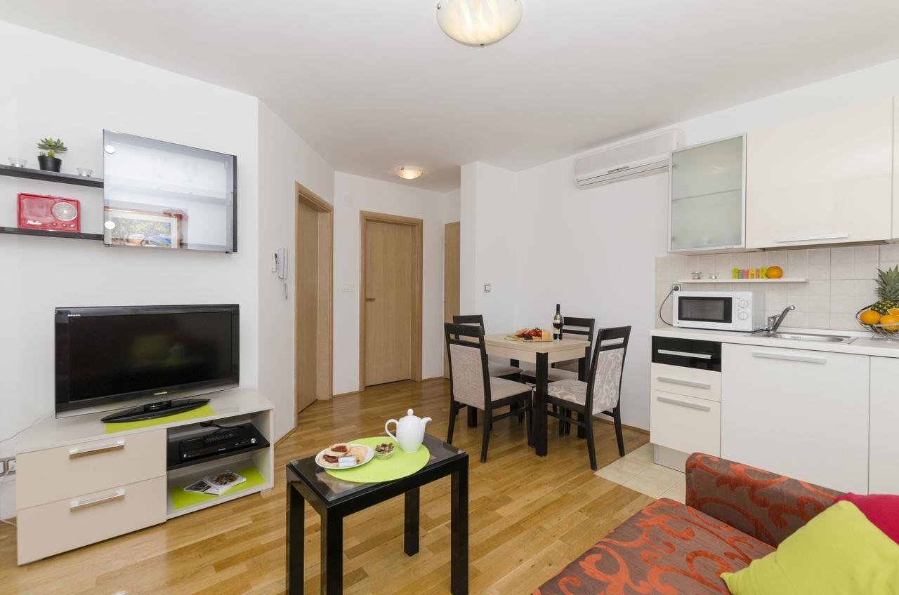 Maja Apartment *