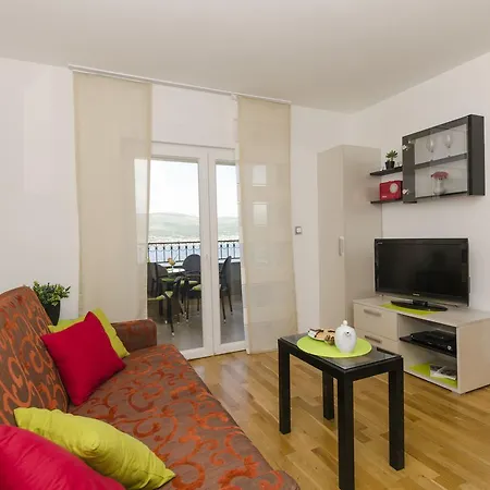 Apartments Maja Donji Okrug  Buitenkant foto