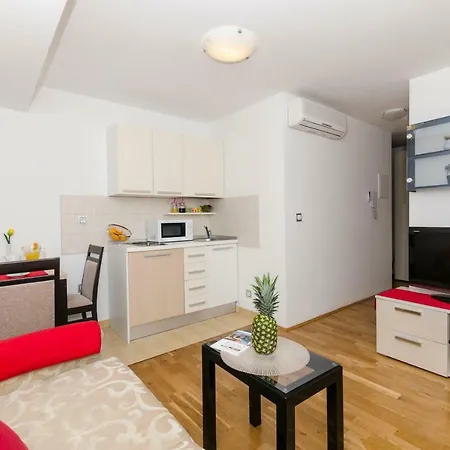 Apartments Maja Donji Okrug  Kamer foto